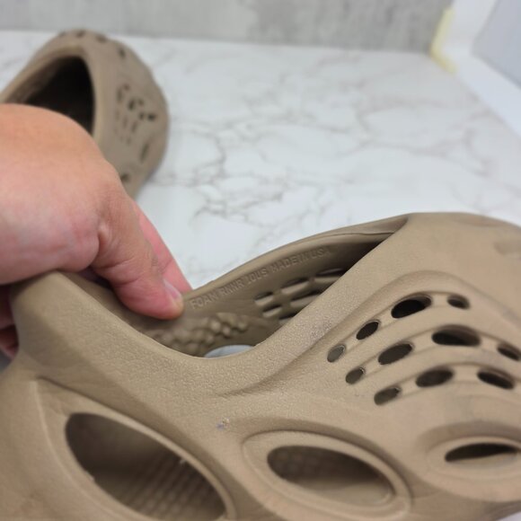 Yeezy Foam Runner Size 10 - Picture 2 of 8
